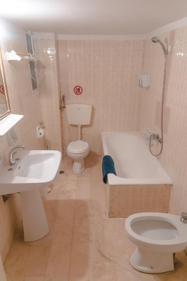 Apartment In Center Of Atena Exterior foto